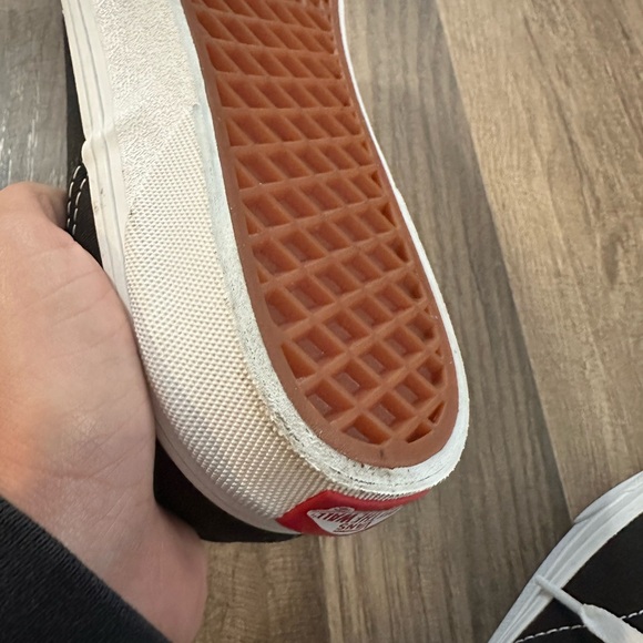 Vans Men's or Women’s Seldan Low Top Black Sneakers - Picture 12 of 12